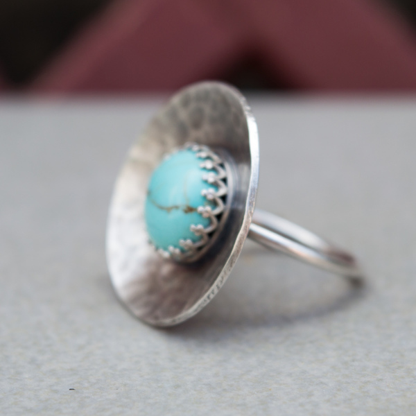 Ασημένιο δαχτυλίδι με Χαολίτη Τουρκουάζ (Howlite turquoise) - statement, ασήμι, ημιπολύτιμες πέτρες, handmade, βραδυνά, vintage, τιρκουάζ, πέτρα, ασήμι 925, χαολίτης, δαχτυλίδι, χειροποίητα, romantic, ethnic, μεγάλα - 2