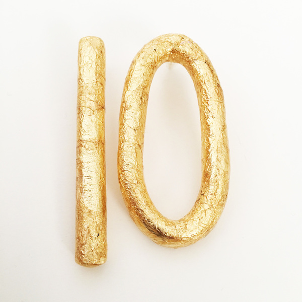 Σκουλαρίκια "10" από πηλό και χρυσό φύλλο φινιρισμένα με υγρό γυαλί - statement, βραδυνά, γυαλί, μοντέρνο, πηλός, καρφωτά, μεγάλα - 2
