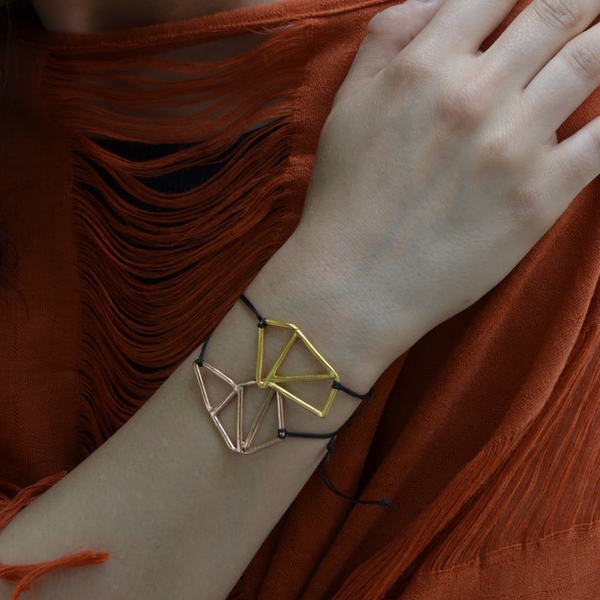 ''Triangle'' gold bracelet - charms, μοντέρνο, επιχρυσωμένα, ορείχαλκος, γεωμετρικά σχέδια, minimal, unisex, rock, μπρούντζος, Black Friday - 4