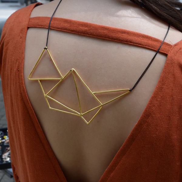 "Triangle" gold necklace - βραδυνά, μοντέρνο, επιχρυσωμένα, μακρύ, γεωμετρικά σχέδια, κοντό, minimal, κοντά, unisex, rock, μπρούντζος, κρεμαστά, αυξομειούμενα - 4