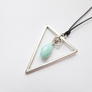 Triangle Turquoise - ημιπολύτιμες πέτρες, αχάτης, chic, μοναδικό, μοντέρνο, κρύσταλλα, μακρύ, δώρο, κολιέ, γεωμετρικά σχέδια, χειροποίητα, all day, κοντά, κομψό, μεταλλικά στοιχεία, κρεμαστά, δώρα για γυναίκες