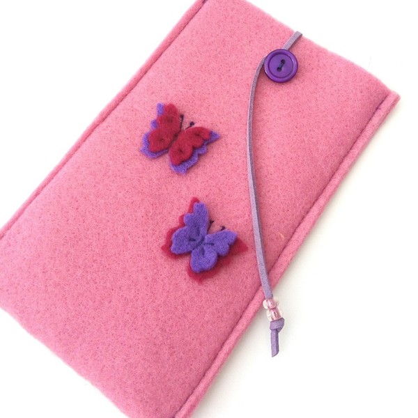 Ροζ θήκη για κινητό με πεταλούδες - ύφασμα, χρωματιστό, ιδιαίτερο, τσόχα, δώρο, πρωτότυπο, χειροποίητα, κουμπί, θήκες, πεταλούδες, πρωτότυπα δώρα - 2