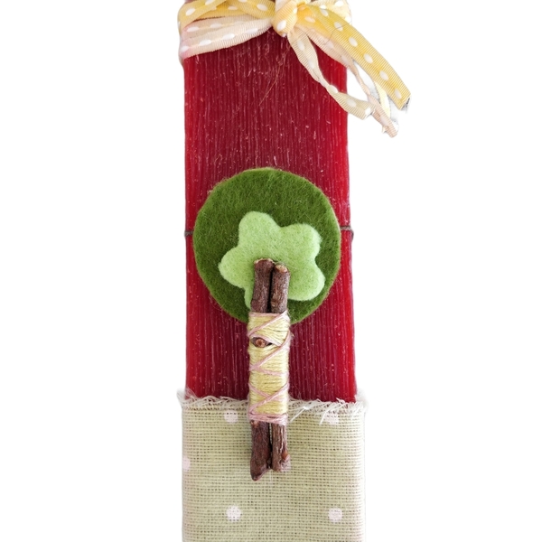 Λαμπάδα «Δέντρο!» – Μπορντό λαμπάδα 34 εκ. με χειροποίητη Καρφίτσα Δέντρο από ξύλο και πράσινη τσόχα - κορίτσι, λαμπάδες, για ενήλικες, για εφήβους
