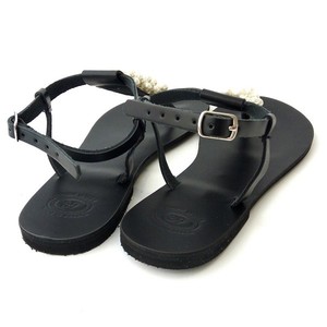 Μαύρα σανδάλια με πέρλες - δέρμα, πέρλες, φλατ, ankle strap - 5