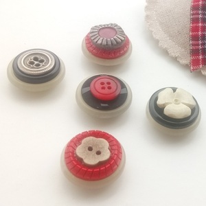 Μαγνητάκια στρογγυλά με Ιδιαίτερα Vintage Κουμπιά σε Υφασμάτινη Θήκη Καρδιά - vintage, κουμπί, μαγνητάκια, μαγνητάκια ψυγείου - 2