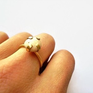 Χειροποίητο δαχτυλίδι φτιαγμένο από σύρμα μπρούτζου και βοτσαλάκι της θάλασσας - ημιπολύτιμες πέτρες, χειροποίητα, μπρούντζος, αυξομειούμενα
