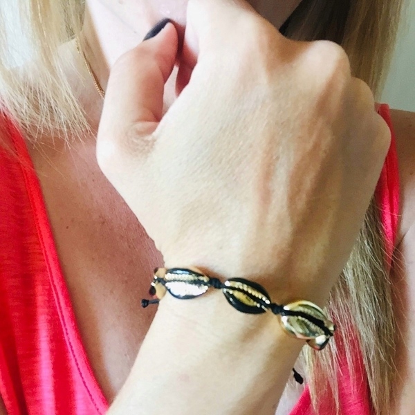 Black&gold seashell bracelet - μοντέρνο, κοχύλι, αυξομειούμενα - 2