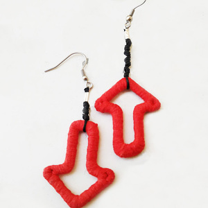 Ασύμμετρα κόκκινα βέλη σκουλαρίκια - γυναικεία, γεωμετρικά σχέδια, rock, κρεμαστά