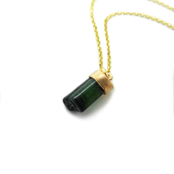 " Golden Green Tourmaline " - Χειροποίητο ασημένιο 925 επίχρυσο μενταγιόν με Ορυκτή πράσινη Τουρμαλίνη! - επιχρυσωμένα, ασήμι 925, κοντά, μενταγιόν