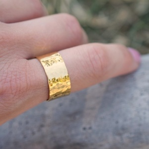 Επιχρυσωμένο δαχτυλίδι φαρδύ σφυρήλατο ασήμι 925 - ασήμι, επιχρυσωμένα, boho, boho, σταθερά, μεγάλα - 2