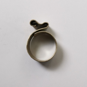 Δαχτυλίδι"κύμα" από ματ νεάργυρο με σφυρηλάτηση και οξείδωση / ring - αλπακάς, χειροποίητα, σφυρήλατο, μικρά, αυξομειούμενα, φθηνά - 3