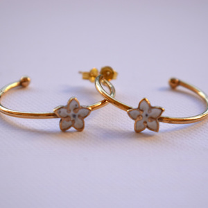 Κλασικός χρυσός κρίκος με λουλουδάκι - ασήμι, επιχρυσωμένα, ορείχαλκος, κρίκοι, λουλούδι, μικρά, νυφικά - 2