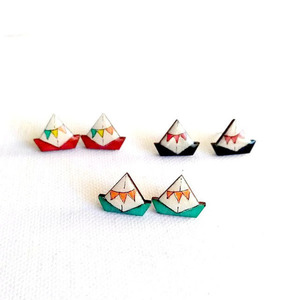 Stud earrings “Mini Boats”. - ξύλο, γυαλί, ζωγραφισμένα στο χέρι, καρφωτά, μικρά