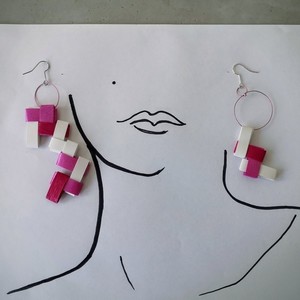 Σύνθεση με τετράγωνα_ροζ-λευκά σκουλαρίκια - μακριά, κρεμαστά, μεγάλα σκουλαρίκια - 4
