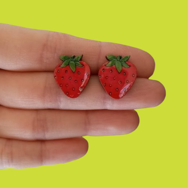 Stud earrings “Strawberry”. - ξύλο, γυαλί, ζωγραφισμένα στο χέρι, λουλούδι, λουλούδι, καρφωτά, μικρά - 2