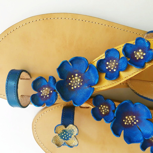 Δερμάτινα σανδάλια "Blue Flowers "! - δέρμα, ζωγραφισμένα στο χέρι, λουλούδια, φλατ - 3