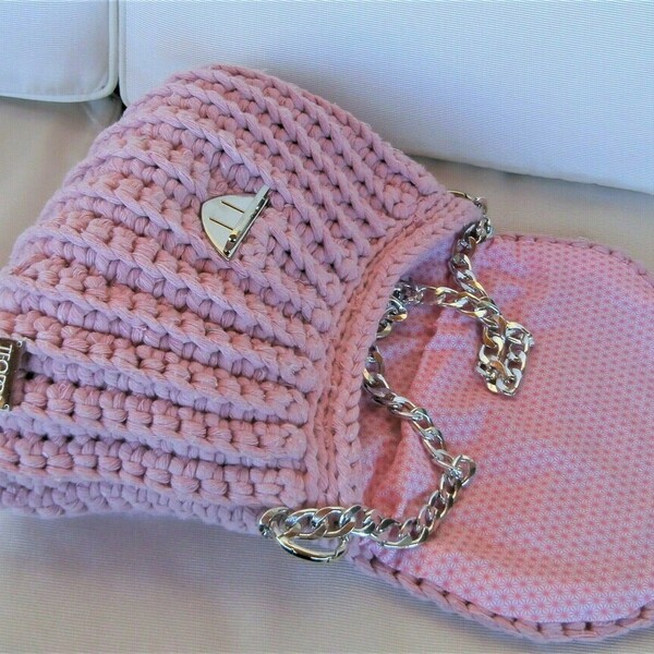 Νεανική χειροποίητη τσάντα "κοχύλι" πλεγμένη με βαμβακερό ροζ κορδόνι με διαστάσεις της : 27*28*11 - νήμα, ώμου, all day, πλεκτές τσάντες, μικρές - 4