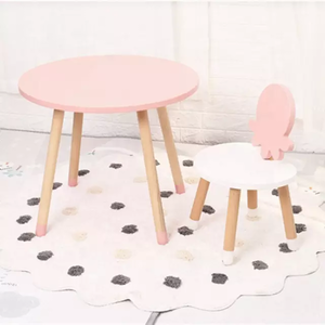 Τραπέζι και μια καρέκλα ξύλινα * Παιδικό δωματιο - κορίτσι