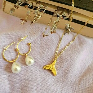 "Pearl Earrings" - Μίνιμαλ σκουλαρίκια με πέρλες - επιχρυσωμένα, ορείχαλκος, κρίκοι, μικρά, πέρλες, φθηνά - 3