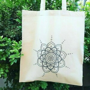 Τσάντα πάνινη tote bag από 100% βαμβακερό ύφασμα κεντημένη στο χέρι, σχέδιο "Mandala" - ύφασμα, ώμου, tote, πάνινες τσάντες - 3
