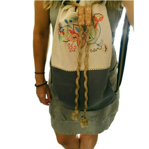 Yφασμάτινη τσάντα πουγκί με κεντημένο floral μοτίβο - ύφασμα, πουγκί, πλάτης, φλοράλ - 4