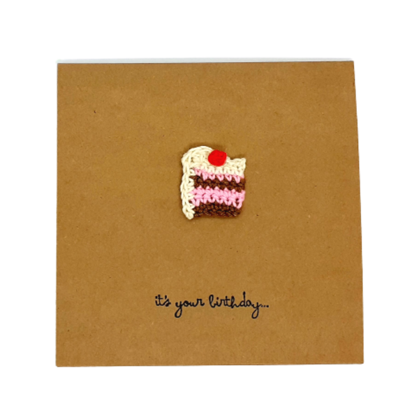 Ευχετήρια κάρτα με πλεκτό κομμάτι τούρτας - crochet, γενέθλια