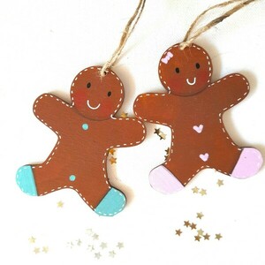 Ξύλινο στολίδι με όνομα «Gingerbread cookie”! - ξύλο, ζωγραφισμένα στο χέρι, όνομα - μονόγραμμα, στολίδια, προσωποποιημένα