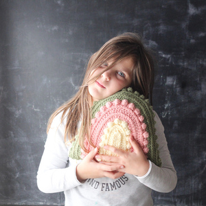 Πλεκτό μαξιλάρι ουράνιο τόξο 3 - κορίτσι, crochet, μαξιλάρια, δώρο γέννησης - 4