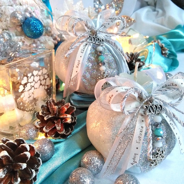 Γούρι 2024 αρωματικό κερί ρόδι μεγάλο γαλάζιοπερλέ-holographic 8.5*7.5cm - γούρι, ρόδι, χριστουγεννιάτικα δώρα, γούρια, πρωτοχρονιά, κεριά & κηροπήγια - 3