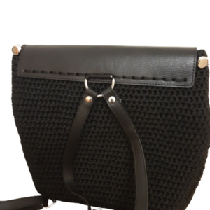 Πλεκτή χειροποίητη τσάντα πλάτης με δερμάτινο καπάκι σε μαύρο χρώμα - πλάτης, μεγάλες, all day, πλεκτές τσάντες - 3