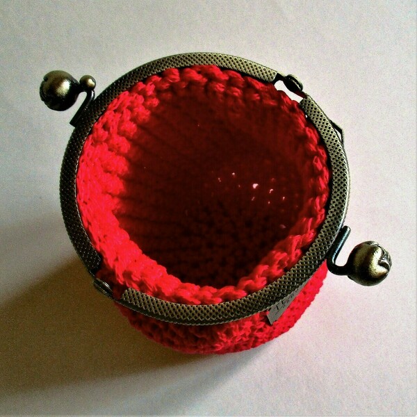 Red vintage coin purse - πορτοφόλι κερμάτων κλικ κλακ πλεγμένο με κόκκινο κορδόνι και διαστάσεις 11*13*7 - vintage, δώρα για γυναίκες, πορτοφόλια κερμάτων - 3