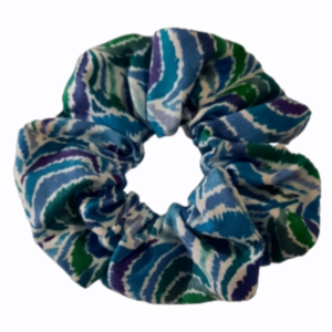 Scrunchie σε λευκό και γαλάζιο χρώμα - ύφασμα, μαλλιά, για τα μαλλιά, λαστιχάκια μαλλιών