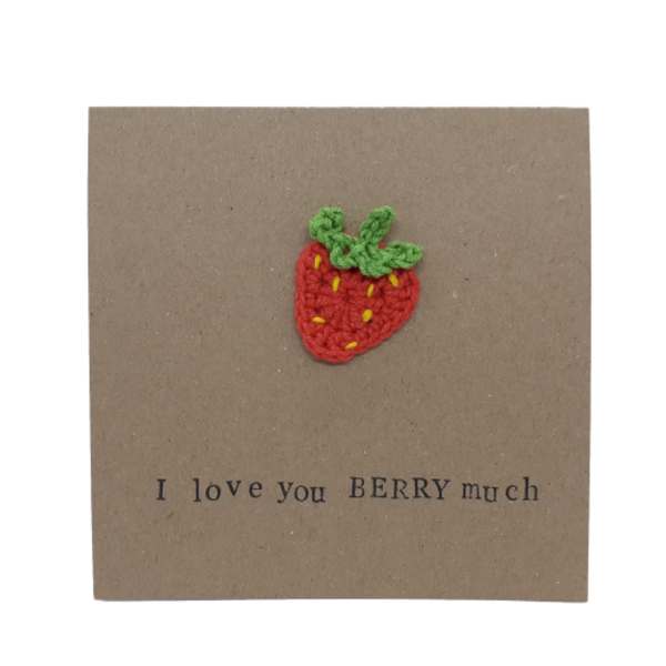 Κάρτα με πλεκτή φραουλίτσα - Love you berry much - γενέθλια, δώρα επετείου, αγ. βαλεντίνου, ευχετήριες κάρτες