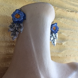 Μεγάλα σκουλαρίκια "Knit-Metal"φύλλα με μπλε λουλούδι - αλπακάς, λουλούδι, κρεμαστά, μεγάλα, πλεκτά - 2