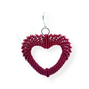 Μακραμέ σκουλαρίκια σε σχήμα καρδιάς πλαισιωμένα από μικρά μπορντό κρυσταλλάκια - καρδιά, ατσάλι, κρεμαστά, μεγάλα, δώρα αγίου βαλεντίνου - 2