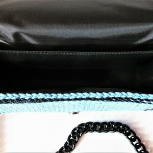 Πλεκτή χειροποίητη τσάντα ώμου με μπλε αζούρ κορδόνι και μαύρες λεπτομέρειες - Blue azure with black stripes flap bag, διαστάσεων 27*16*8 - νήμα, ώμου, χειροποίητα, all day, πλεκτές τσάντες - 3