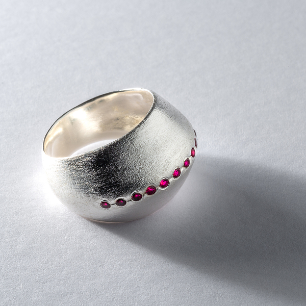 Χειροποίητο δαχτυλίδι Chevalier, γυναικείο δαχτυλίδι, ασημένιο δαχτυλίδι 925, κόκκινα CZ, μινιμαλιστικό δαχτυλίδι, δαχτυλίδι Unisex. - ημιπολύτιμες πέτρες, ασήμι 925, χειροποίητα, unisex, boho - 3
