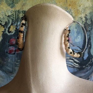 Χειροποίητα σκουλαρίκια μεγάλοι κρίκοι "primitive" με ύφασμα και χάντρες σε 2 χρώματα - ελαστικό, κρίκοι, ατσάλι, boho, μεγάλα - 4