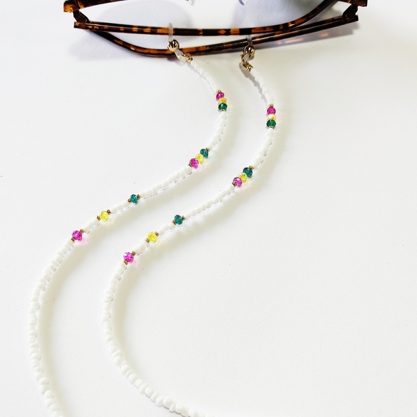 Κορδόνι για γυαλιά με άσπρες και χρωματιστές χάντρες - μαργαριτάρι, χάντρες, απαραίτητα καλοκαιρινά αξεσουάρ, μοδάτο, κορδόνια γυαλιών - 3