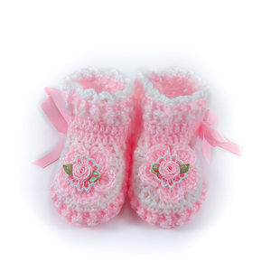 Πλεκτά λευκό-ροζ παπουτσάκια για κορίτσια/ παπούτσια με λουλούδια για μωρά/ 0-12/ Crochet white-pink booties for girls - κορίτσι, 6-9 μηνών, βρεφικά ρούχα