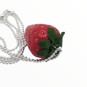 Kολιέ φράουλα (strawberry necklace),χειροποίητα κοσμήματα μινιατούρες φρούτων και απομίμησης φαγητού απο πολυμερικό πηλό Mimitopia - γυναικεία, πηλός, χειροποίητα, μινιατούρες φιγούρες - 2