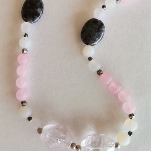 Μακρύ κολιέ με ροζ νεφρίτη και λευκό αχάτη - ημιπολύτιμες πέτρες, μακριά - 3