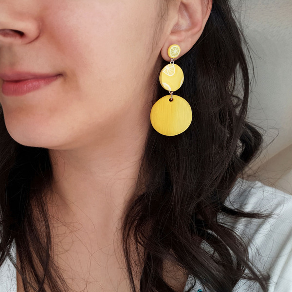 Κίτρινα καρφωτά σκουλαρίκια με λεμόνια - πηλός, ατσάλι, κρεμαστά, μεγάλα, faux bijoux, καρφάκι - 5