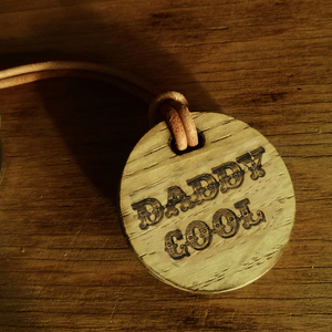 Ξύλινο δρύινο μπρελόκ "Daddy cool" δώρο για τον πατέρα - personalised, χάραξη, δώρα για τον μπαμπά, γιορτή του πατέρα, ξύλινα - 3