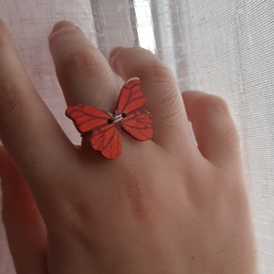 Ανοιχτό δαχτυλίδι με ξύλινη πεταλούδα - ορείχαλκος, πεταλούδα, μεγάλα, αυξομειούμενα, φθηνά - 3