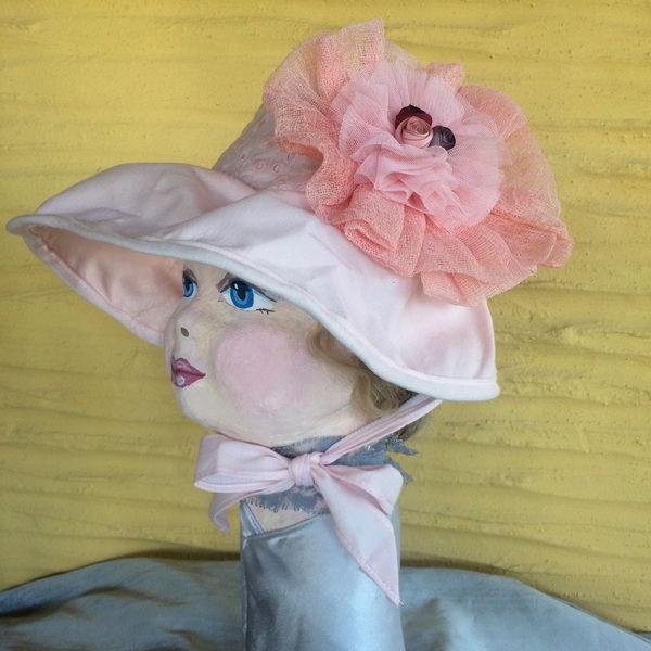 Παιδικό ροζ μπροντερί καπελάκι στολισμένο με φρουφρού γάζας και τριανταφυλλάκια - ύφασμα, δαντέλα, λουλουδάτο, καπέλα - 3