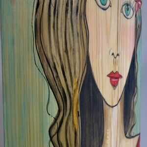 Πορτατίφ ξύλινο με λευκό καπέλο και ζωγραφισμένη βάση με γυναικεία μορφή - ξύλο, πορτατίφ - 4