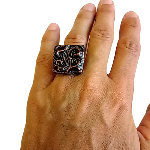 Δαχτυλίδι με μαύρο fimo τετράγωνο με χάλκινα ανάγλυφα - πηλός, boho, μεγάλα, αυξομειούμενα, φθηνά - 4