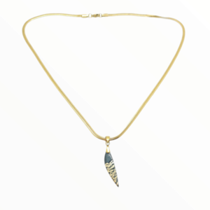 Μοντέρνο μινιμαλ Κολιέ από πολυμερικο πηλο με φύλλα χρυσου και ατσάλινη επιχρυσωμενη αλυσίδα φίδι - επιχρυσωμένα, πηλός, κοντά, ατσάλι, μενταγιόν