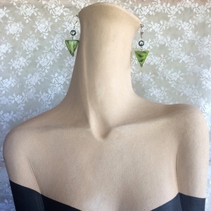 Κρεμαστά σκουλαρίκια με τριγωνικές χάντρες από πράσινο γυαλί - boho, κρεμαστά, μεγάλα, φθηνά - 2